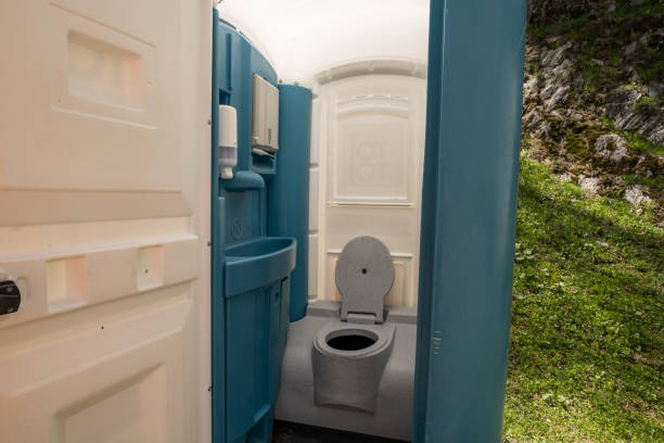Best Portable bathroom rental  in Marion, IA
